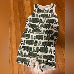 Winter water factory summer romper garbage trucks organic 3T like new